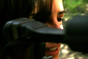 Marie Famulicki, l'oeil à la caméra