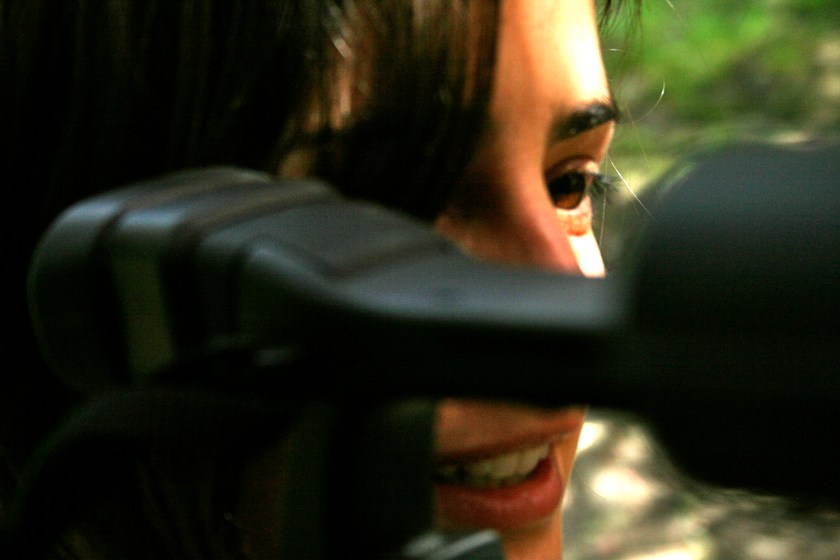 Marie Famulicki, l'oeil à la caméra